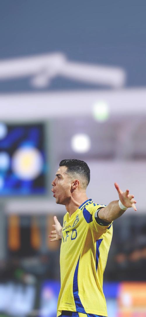 孔多比亚：很高兴能重新回归赛场，说唱是我的爱好之一（孔多比亚：重回绿茵倍感欣喜，说唱是我的兴趣之一）