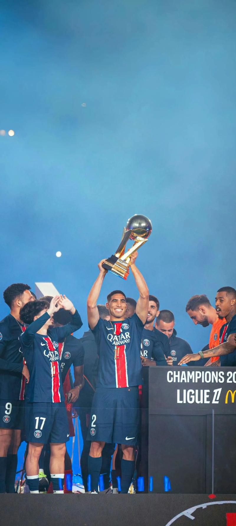 米体：斯帕莱蒂准备重新整合现有球员，由三中卫变阵四后卫