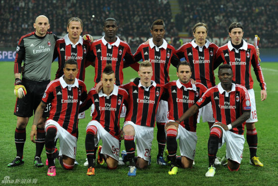 大哥你在干嘛？米兰德比补时阶段，巴斯托尼掏裆奇克