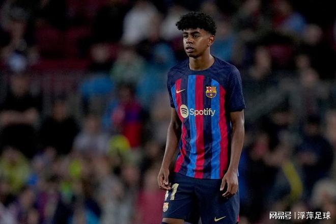 东体预测申花首发：阿苏埃和米内罗搭档锋线，鲍亚雄继续出战（东体预计申花阵容：阿苏埃携米内罗组成锋线双箭头，鲍亚雄继续登场）