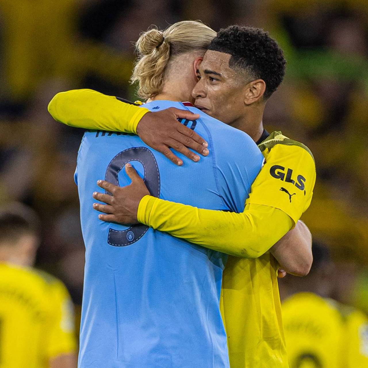 1996年，55岁的贝利还在踢足球（1996年，55岁的贝利依旧征战绿茵场）